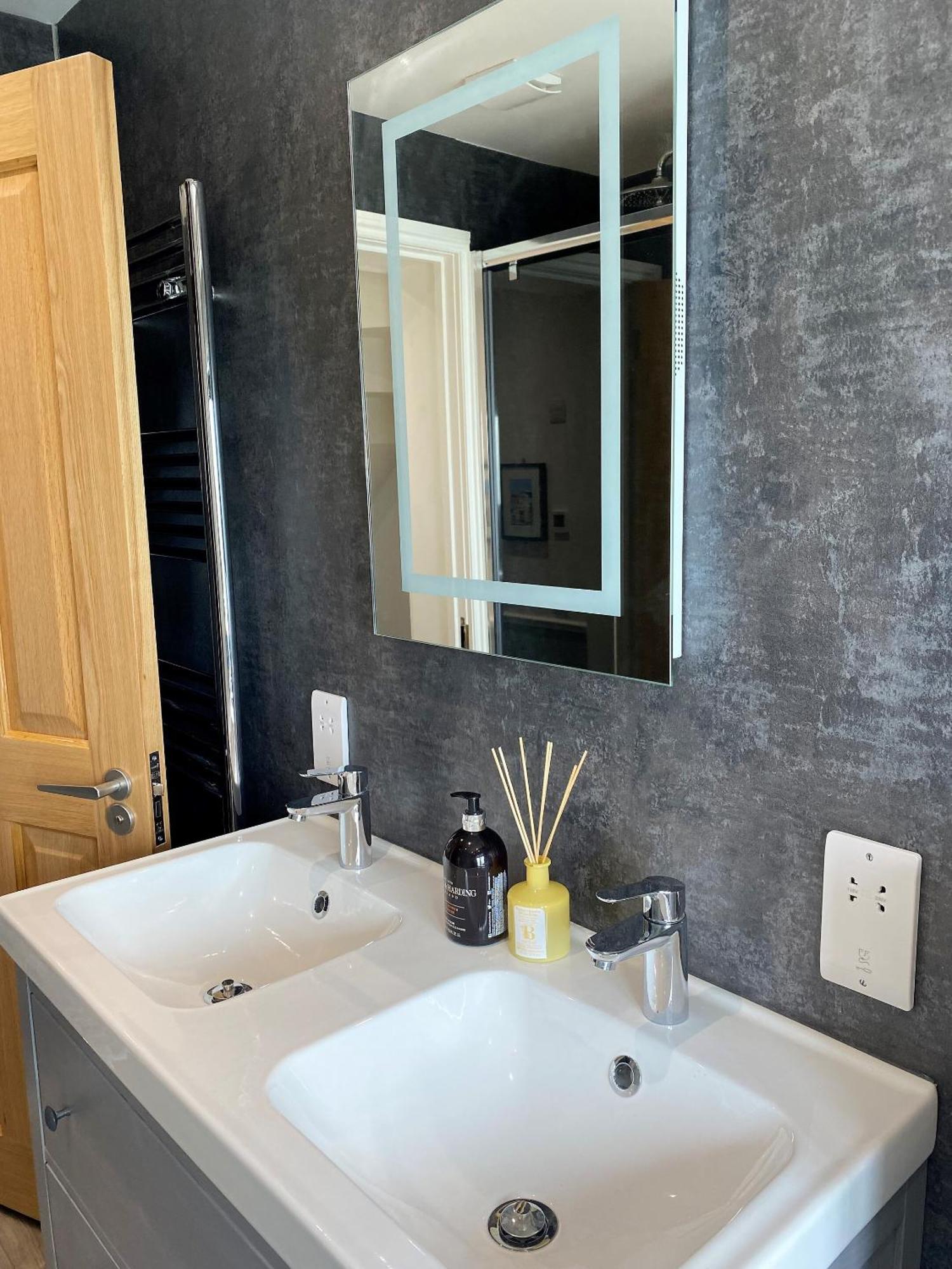 Superb Townhouse Near Vibrant Gloucester Road Bristol Exteriér fotografie